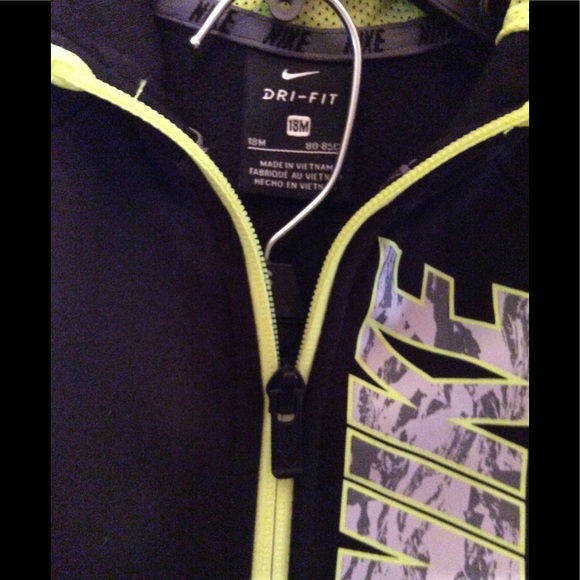 NIKE   DriFit   Toddler    Activewear  Outfit - Picture 5 of 8